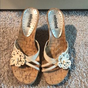 Unlisted cork wedges